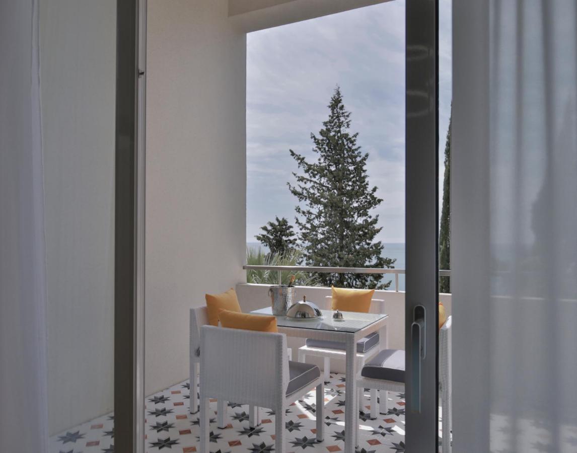 Garden Resort Gagra Exterior photo