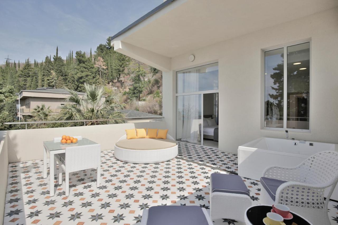 Garden Resort Gagra Exterior photo