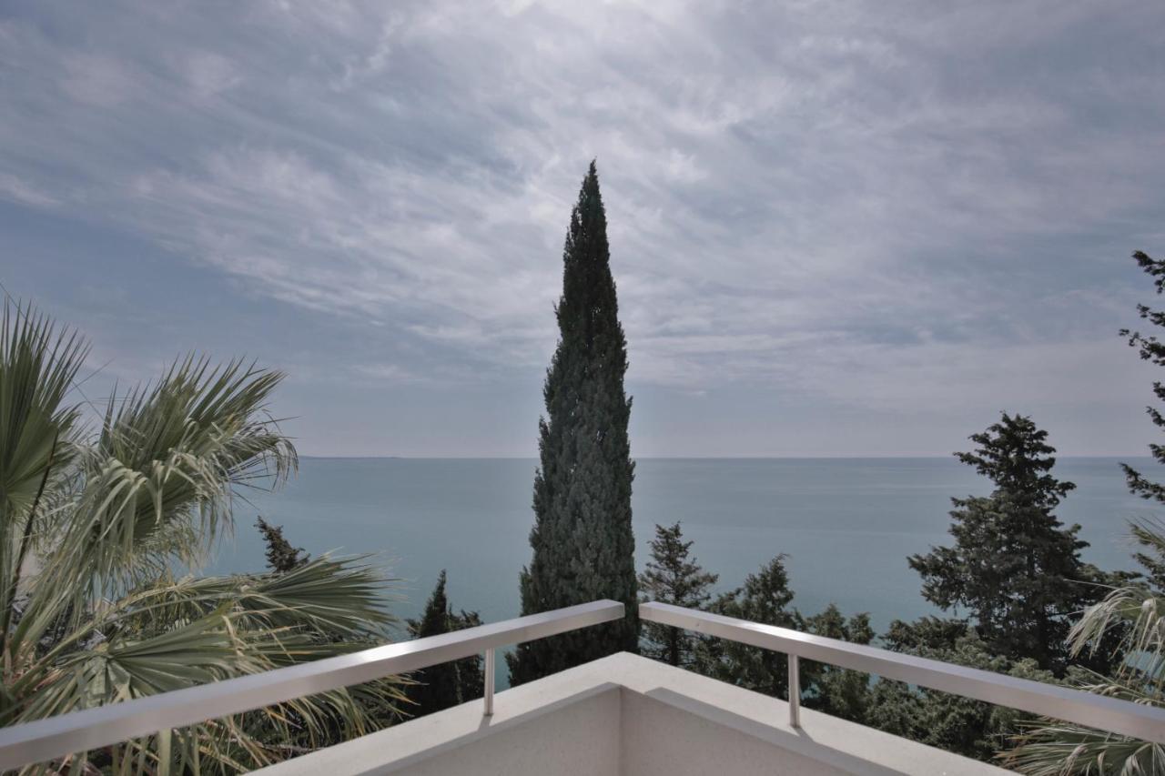 Garden Resort Gagra Exterior photo